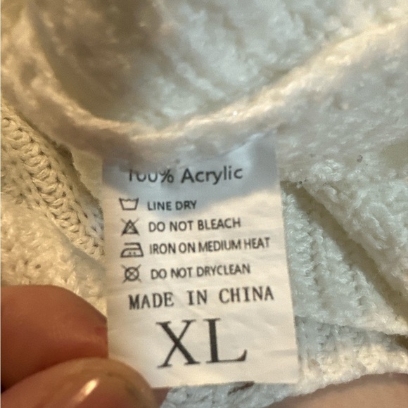 Chic Off-Shoulder White Sweater - Picture 3 of 6